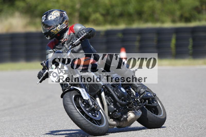 /Archiv-2025/48 25.08.2025 Cornu Master School ADR/gruen-vert/94